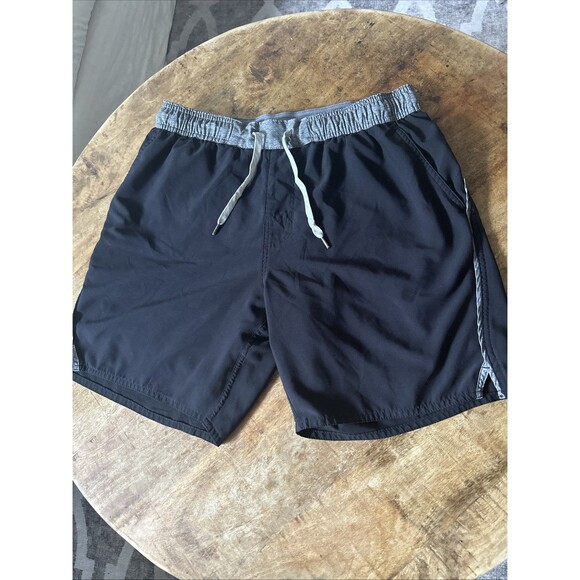 Vuori Banks Shorts Mens Small 7” Black Activewear Workout Athletic Flaw - Picture 1 of 5
